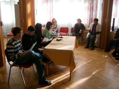 Učenici Obrtničke i Tehničke škole Bjelovar čitaju korisnicima Doma za starije i nemoćne osobe Bjelovar
